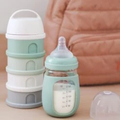 Beaba Boîte Doseuse Empilable 4 Compartiments Cotton White / Sage Green -Lilliputiens Soldes boite doseuse 4 compartiments cotton whitesage green beaba OC