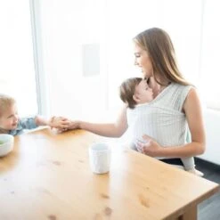 Ergobaby Écharpe De Portage Aura - Gris Rayé -Lilliputiens Soldes echarpe de portage aura gris raye ergobaby OC