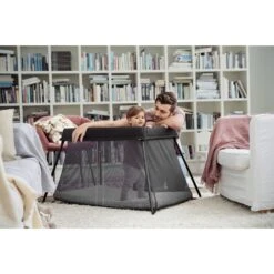 BabyBjörn Lit Parapluie Light Noir -Lilliputiens Soldes lit parapluie light noir babybjorn OE