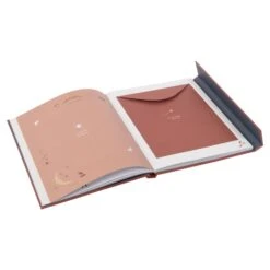 Moulin Roty Livre De Naissance Après La Pluie -Lilliputiens Soldes livre de naissance apres la pluie 80 pages moulin roty OD