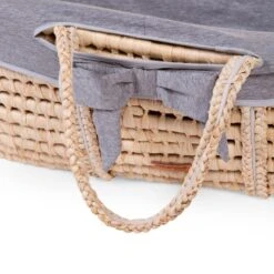 Childhome Couffin Panier Moise Natural + Matelas + Habillage Jersey Gris 5 Childhome Couffin Panier Moise Natural + Matelas + Habillage Jersey Gris -Lilliputiens Soldes panier moise soft cornhusk natural matelas habbilage jersey gris childhome OC