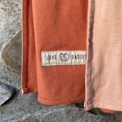 Petite écharpe De Portage Sans Nœud Nude Et Caramel -Lilliputiens Soldes petite echarpe sans noeud nudecaramel love radius OH