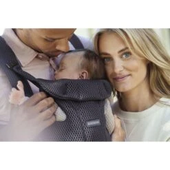 BabyBjörn Porte Bébé Move Mesh 3D Anthracite -Lilliputiens Soldes porte bebe move anthracite mesh 3d babybjorn OF