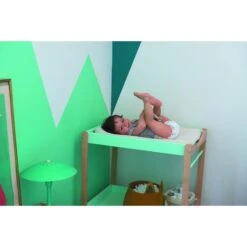 Table à Langer Avec 2 Plateaux Margot Vernis Naturel 21 Table à Langer Avec 2 Plateaux Margot Vernis Naturel -Lilliputiens Soldes table a langer margot 2 plateaux et repose serviette combelle OK