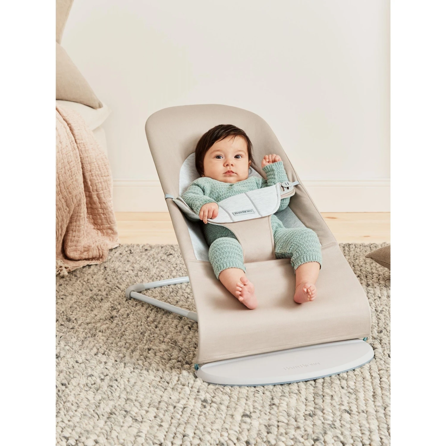 BabyBjörn Transat Bébé Balance Soft Coton Et Jersey Beige Et Gris Cadre Gris Clair 4 BabyBjörn Transat Bébé Balance Soft Coton Et Jersey Beige Et Gris Cadre Gris Clair – Image 4